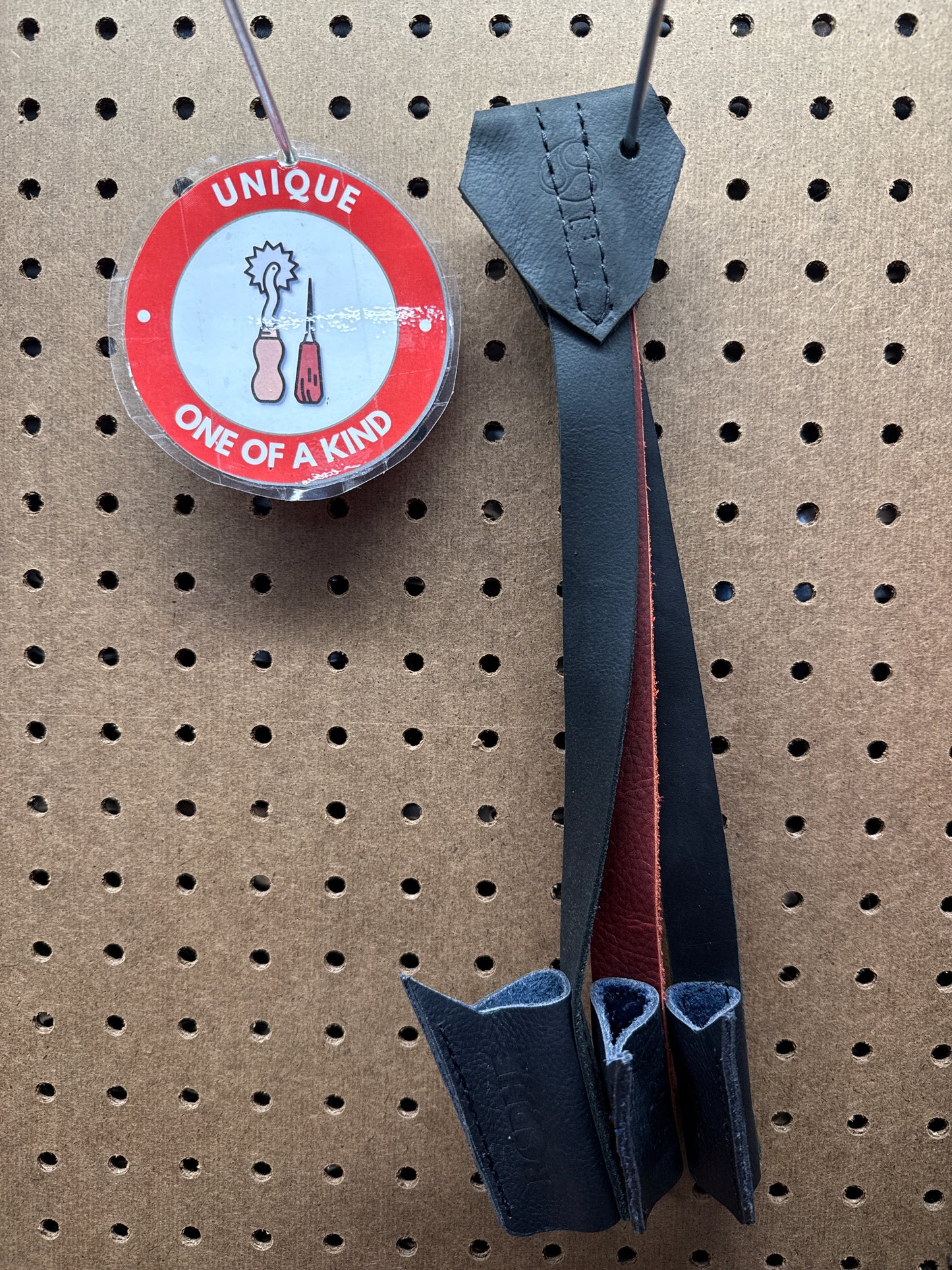 Off the Wall - L Dragon Fingers